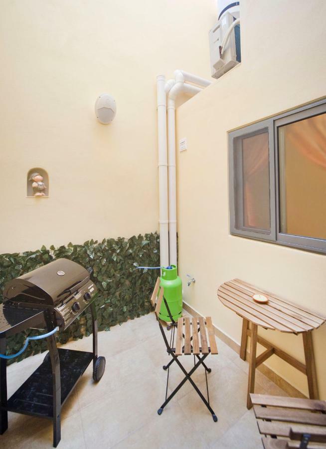 Sliema Duplex 1 Bedroom Apartment - Sleeps 4 Exterior photo